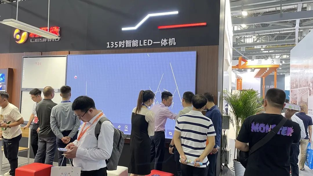 米兰milan,教育新品及解决方案惊艳亮相81届教装展